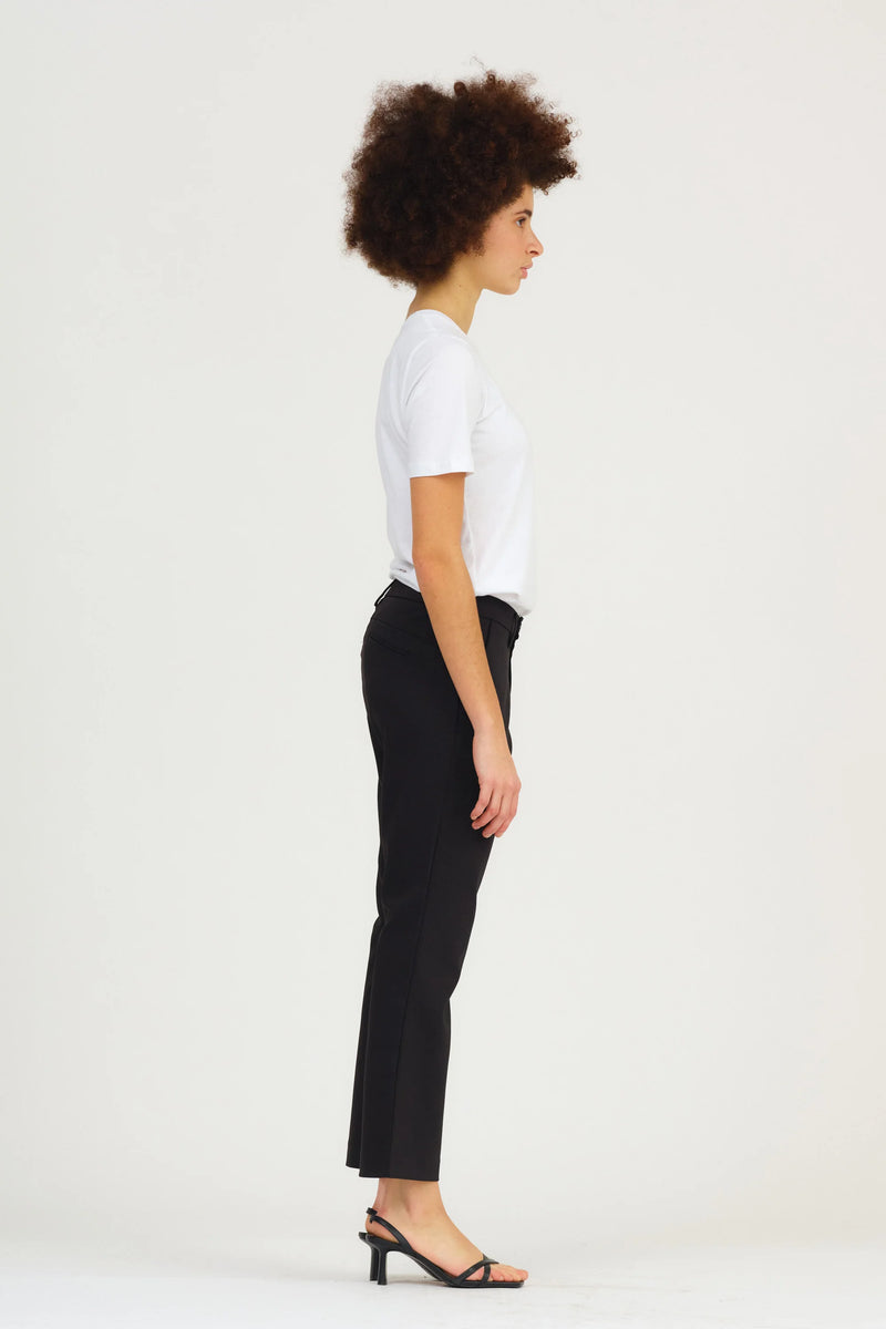 Ivy Alice Cropped Flare Pant - Black