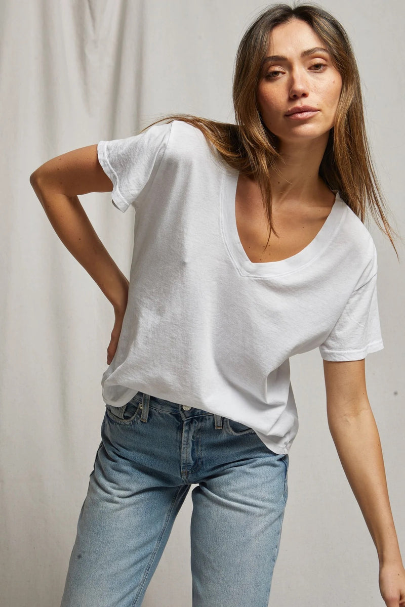 Perfect White Tee Hendrix Basic V-Neck - White