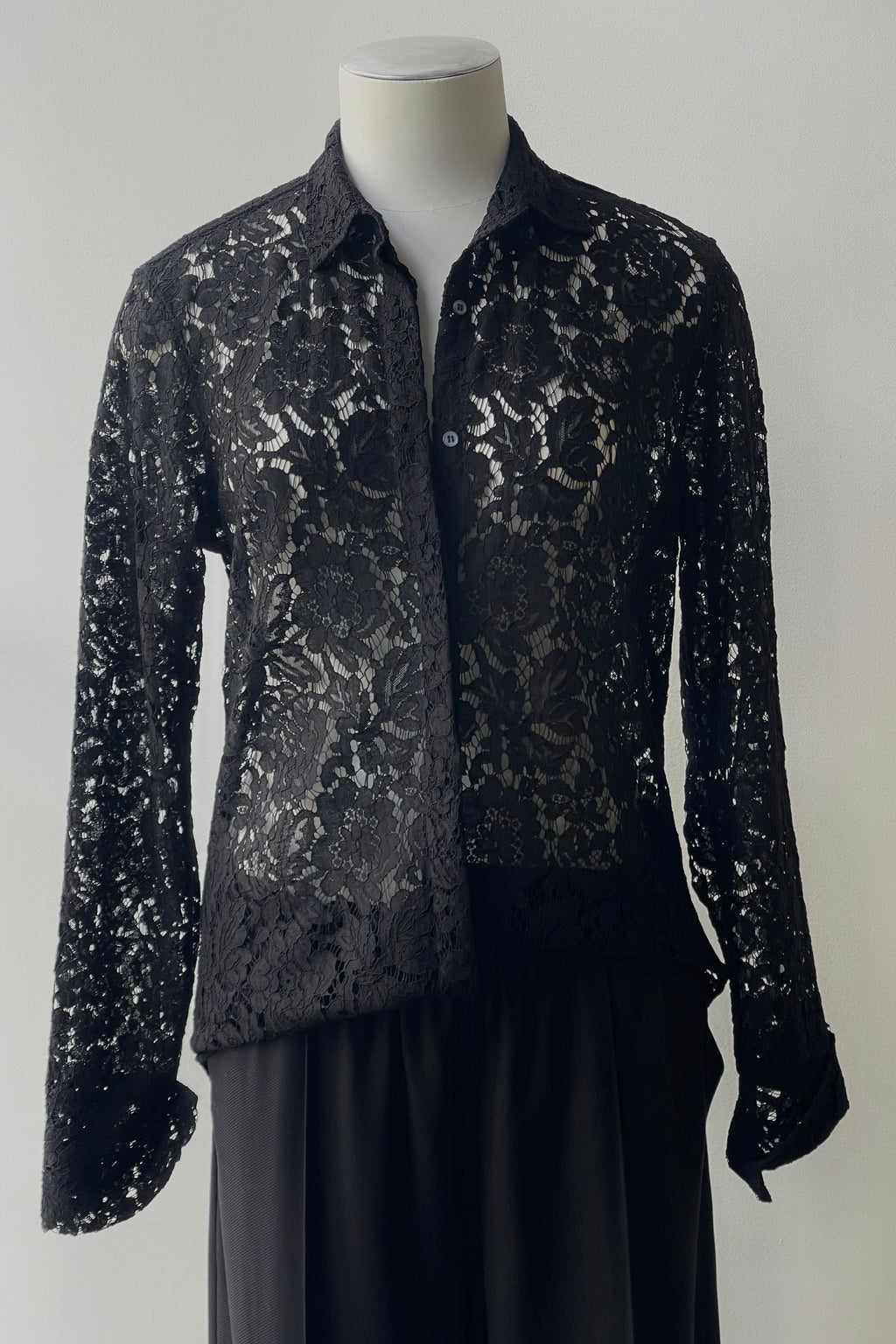 October Reign Essential Shirt - Presley Lace