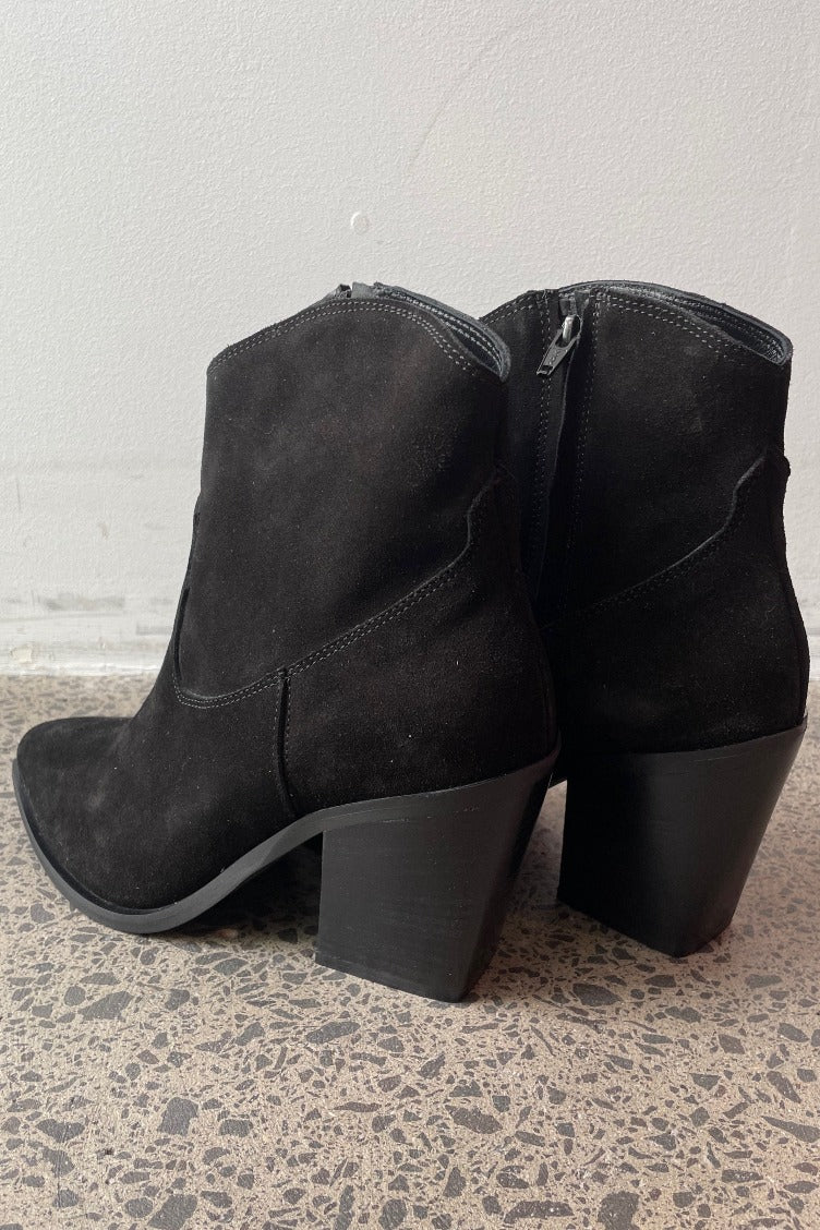 Estilo Emporio Rustico Boots - Black